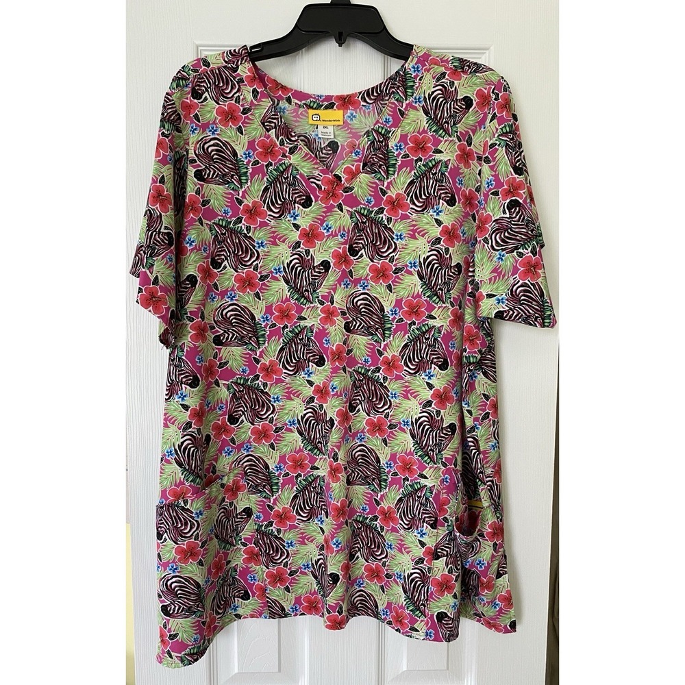 WonderWink Women's Short Sleeve Scrub Top Size 2XL, Fun Zebra Print
